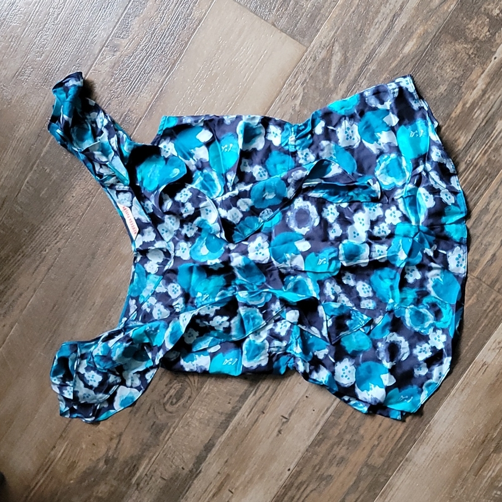 EUC- Rebecca Taylor V neck sleeveless shirt. Small